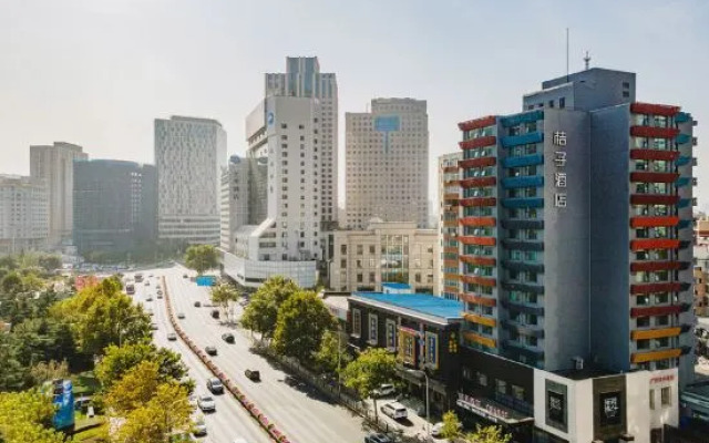 Orange Hotel (Dalian Qingniwaqiao Subway Station)