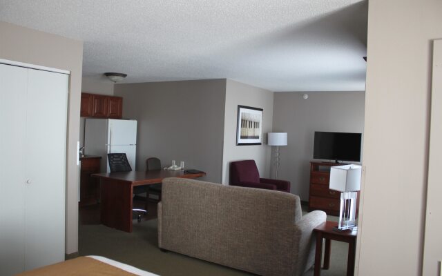 GrandStay Hotel & Suites