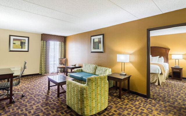 Quality Inn & Suites Arden Hills - Saint Paul North