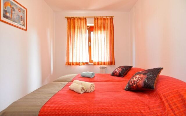 Apartment 739