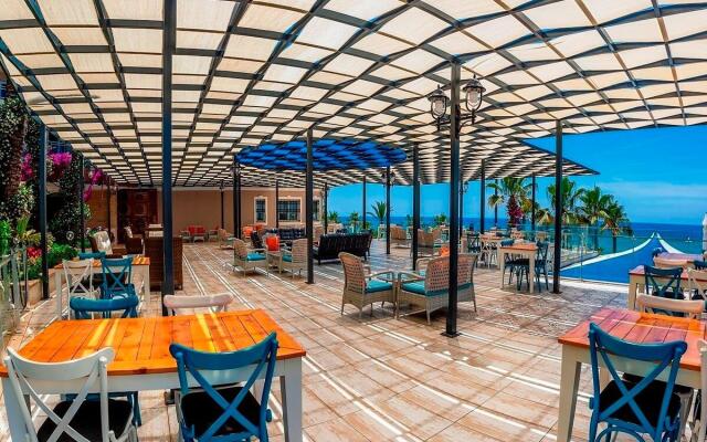 Aria Resort & Spa