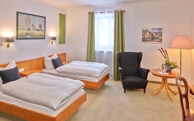 Amweia Hotel & Restaurant