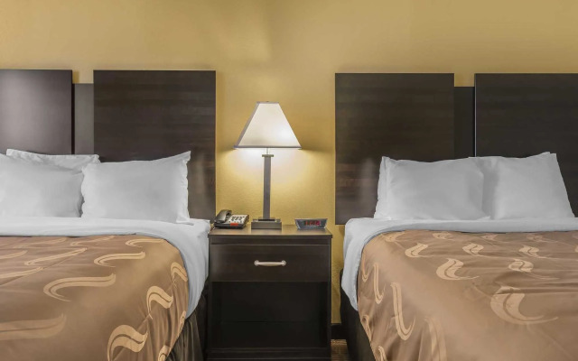 Quality Inn & Suites Pittsburgh Harmarville
