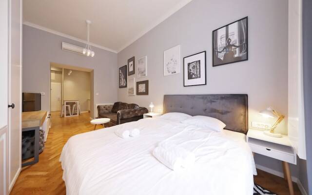 Zagreb IN Central Square Apartment