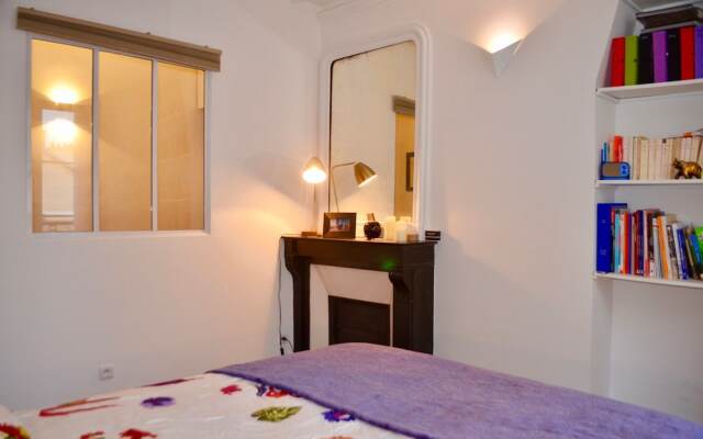 Central Marais-beaubourg 1 Bedroom Flat