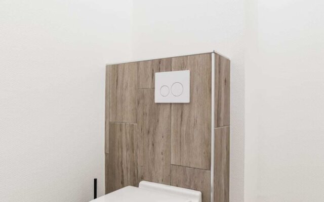 Pretty One-bedroom Apartment of 70m² With Balcony - Strasbourg