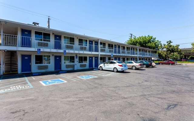 Motel 6 Sacramento, CA - Downtown