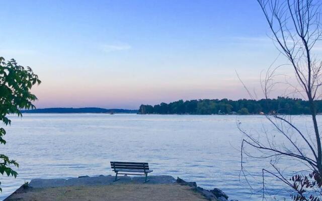 1000 Islands B&B – The Bulloch House
