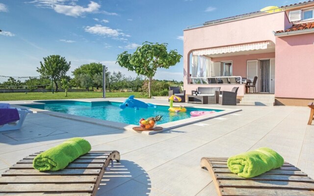 Stunning Home in Pula With Wifi and 3 Bedrooms