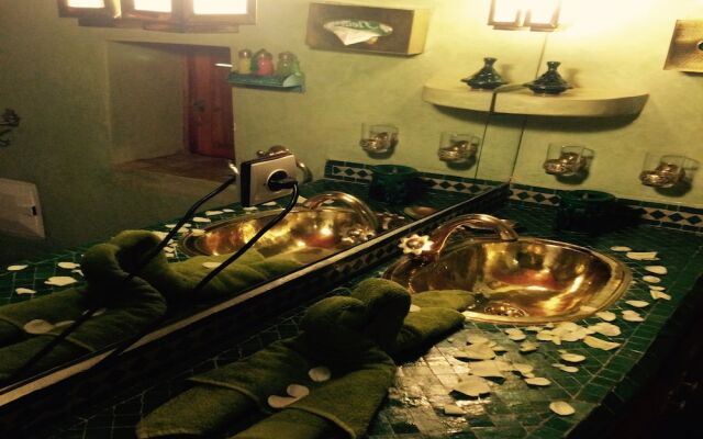 Riad CharCam - Adults Only