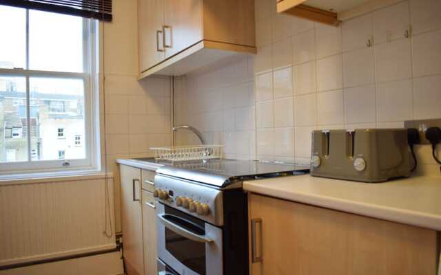 Spacious 3 Bedroom Flat in Covent Garden