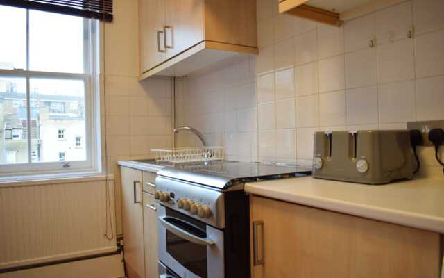 Spacious 3 Bedroom Flat In Covent Garden