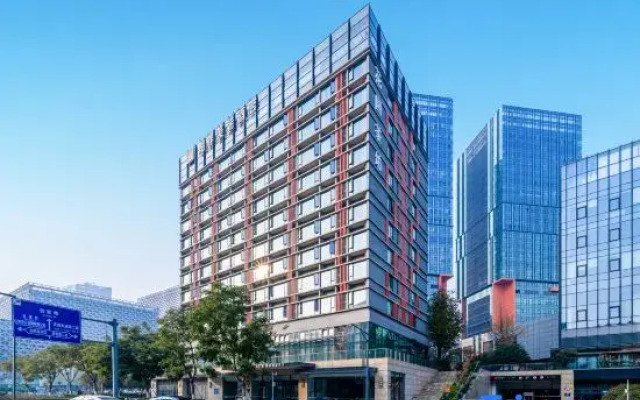 Lakeside Myrare Hotel