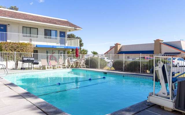 Motel 6 Mojave, CA