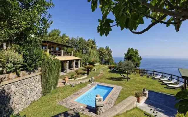 Pera Di Basso Agriturismo Ischia
