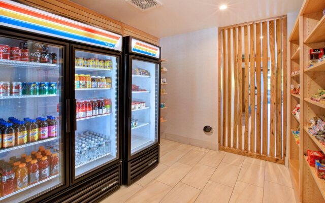 Holiday Inn Express & Suites New Castle by IHG