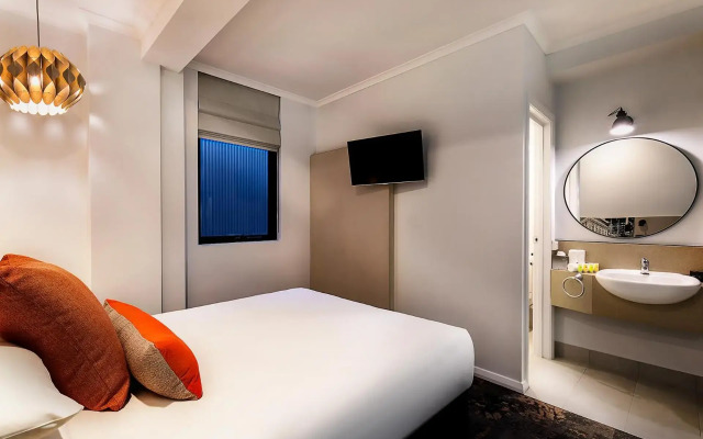 Royal Falcon Hotel
