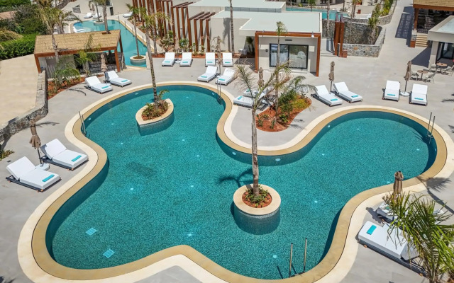 Noble Hotel Suites - Adults Only