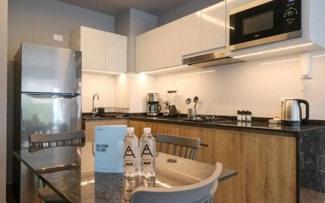w Marvelous 1BR w Balcony in San Isidro