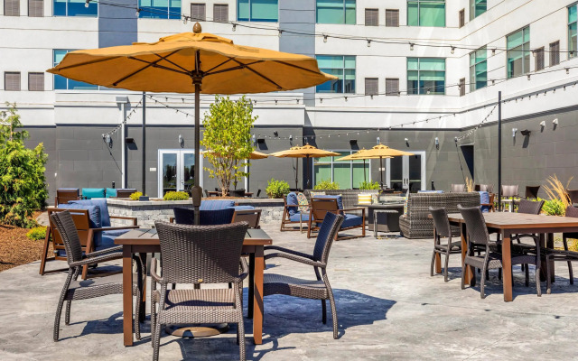 Cambria Hotel Davenport Quad Cities
