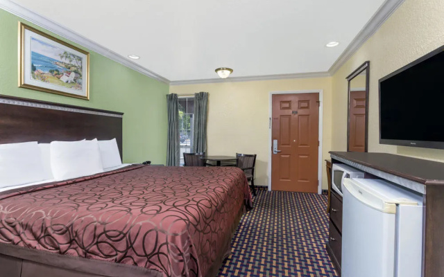 Howard Johnson Express Inn Gainesville FL