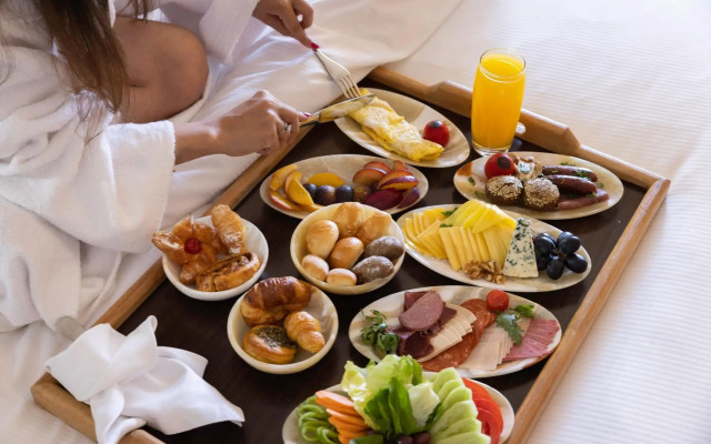 Hilton Luxor Resort & Spa