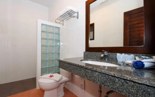 Kamala Beachfront Apartment