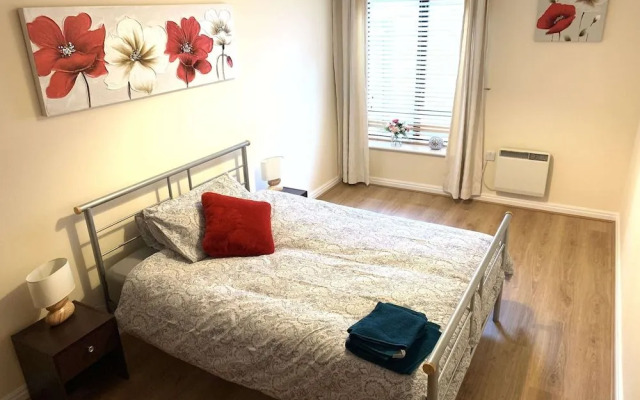 Grand Central, Melton Court