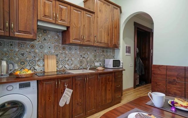 Lviv Suites at Shopena st. 4