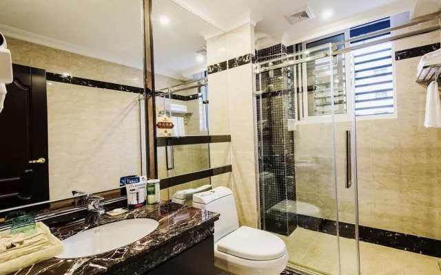Mianyang Jinshang Century Hotel (Jiuzhou Sports Complex Science and Technology City Exhibition Center)
