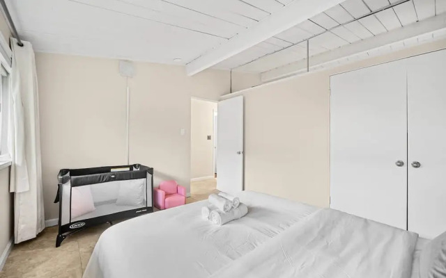 Entire 3br House With Playground