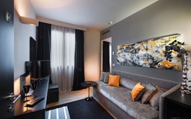 Charming House DD724
