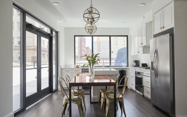 St. Charles Elegant Suites by Sonder