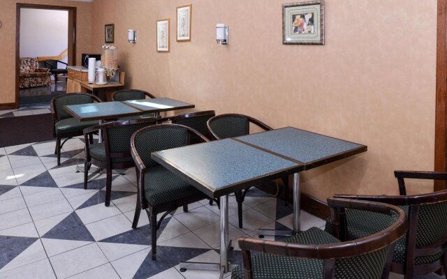Motel 6-Trenton, ON