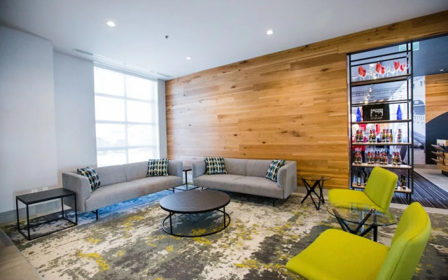 Holiday Inn Hotel & Suites Calgary South Conference Ctr