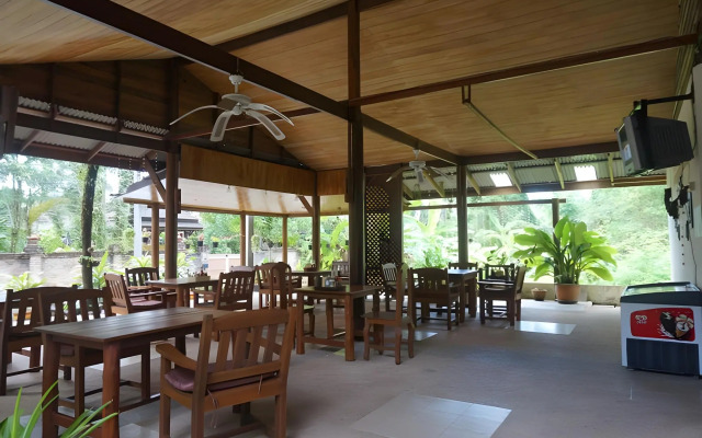 Cousin Resort