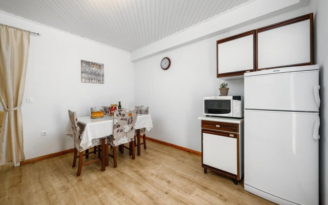 Awesome Home in Groznjan With Wifi and 1 Bedrooms