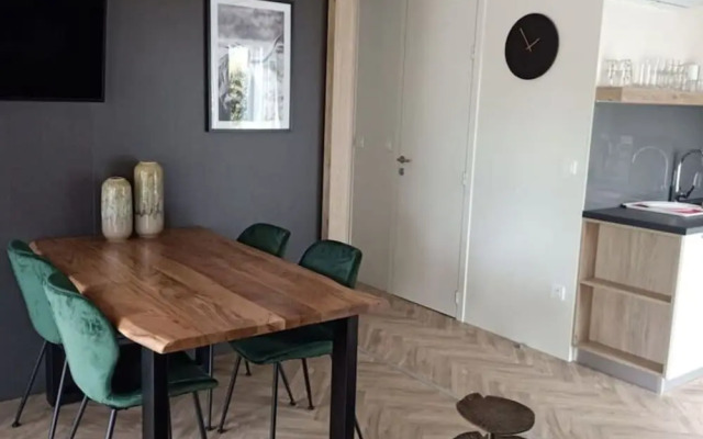 Nice Chalet With Terrace, 9 km From Maastricht