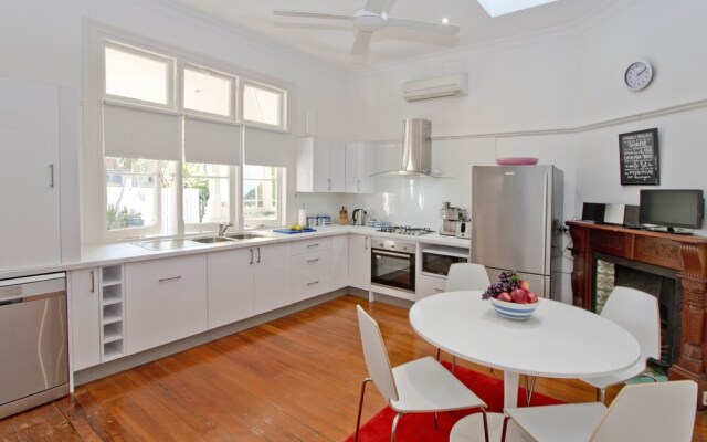 Manly Beachside 2 Bedroom House