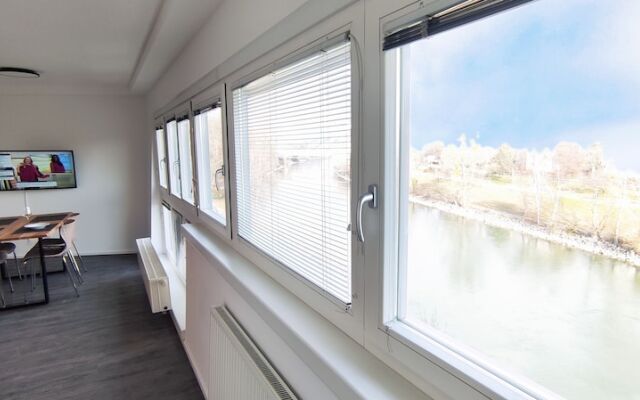 URBAN ISLAND - Riverside Apartments