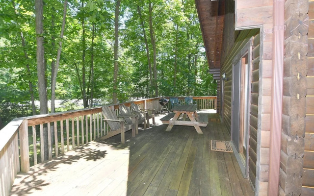 Lazy Bear Retreat - Classic Cabin!