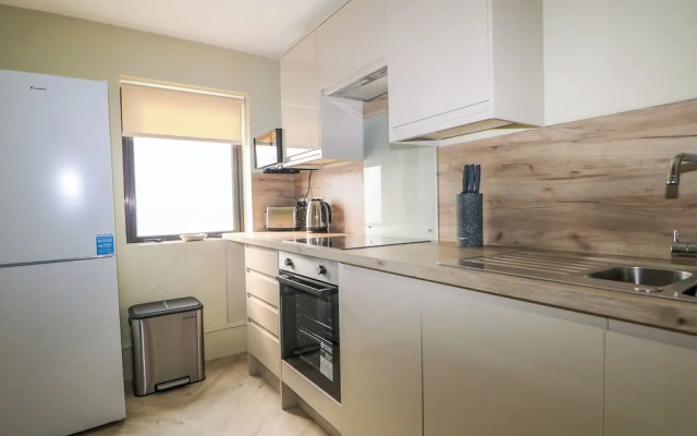 Flat 32 - Marine Court
