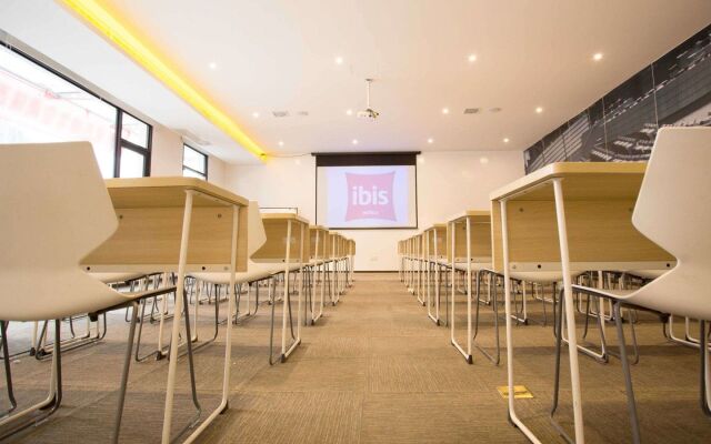 Ibis Xian First Gaoxin Road