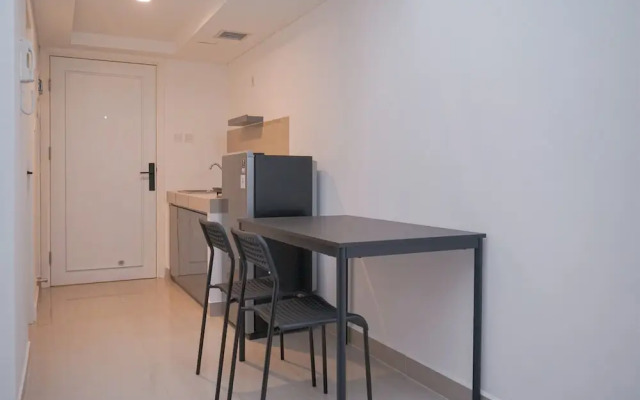 Spacious And Homey Studio Loft At Kingland Avenue Apartment