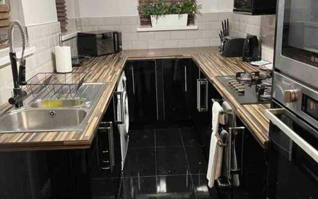 House With Modern Interior, Conveniently Located