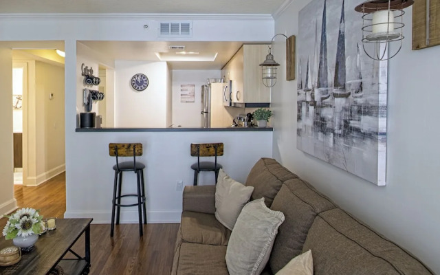 1 Bedroom Steps to Marina and CocoWalk