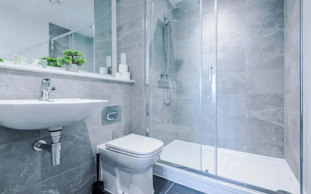 Hilltop Serviced Apartments - Salford