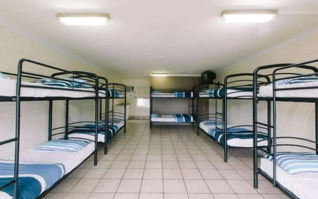 Beaches Backpackers Airlie Beach - Hostel – Guest Rooms – Airlie Beach