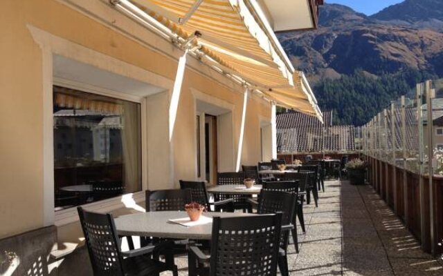 Conrad's Mountain Lodge