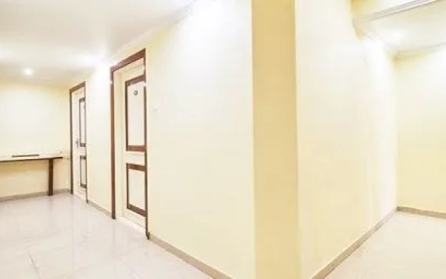 Oyo 27280 Hotel Maya International